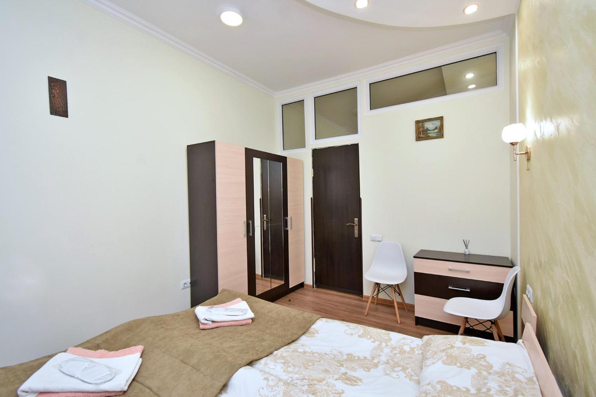 Panorama Hotel On Baghramyan Avenue เยเรวาน ภายนอก รูปภาพ